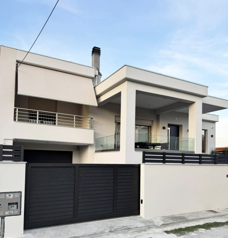 manolis xristos img1 768x802